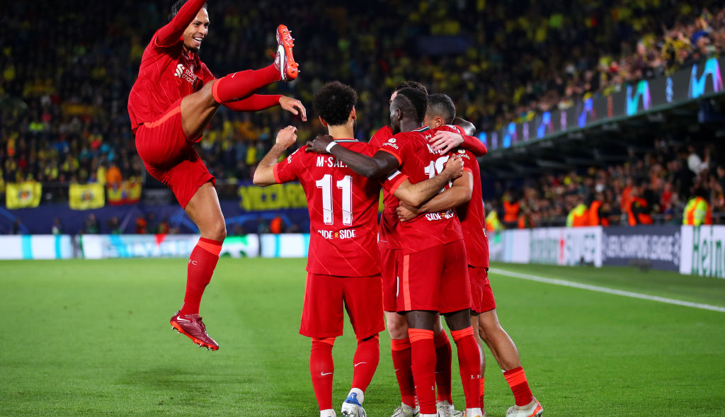 VILLARREAL, SPAIN - MAY 03: Sadio Mane celebrates with teammates Mohamed Salah, Virgil van Dijk, Thiago Alcantara and Andrew Robertson of Liverpool after scoring their team's third goal during the UEFA Champions League Semi Final Leg Two match between Villarreal and Liverpool at Estadio de la Ceramica on May 03, 2022 in Villarreal, Spain. (Photo by Eric Alonso/Getty Images)