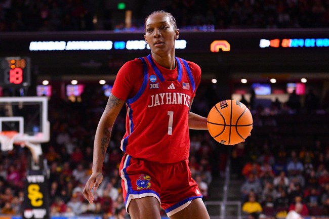 LOS ANGELES, CA - MARCH 25: Kansas Jayhawks center Taiyanna Jackson (1) looks to make a pass during the Kansas Jayhawks game versus the USC Trojans in the second round of the NCAA Division I Women's Championship on March 25, 2024, at the Galen Center in Los Angeles, CA.