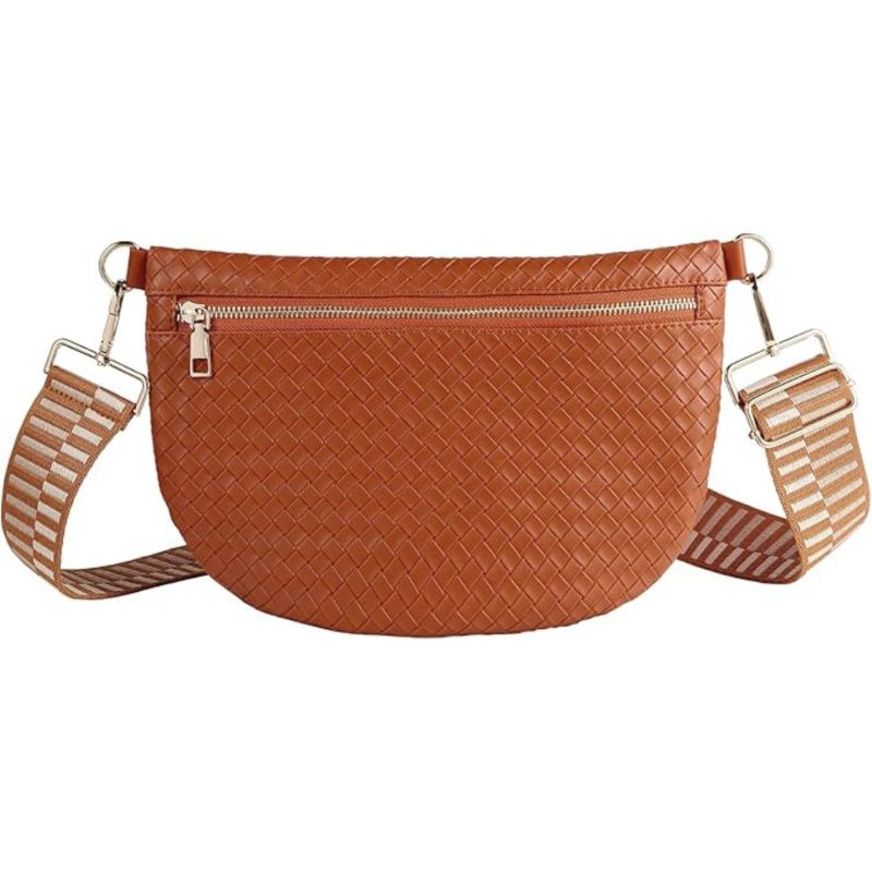 This Clare V. Crossbody Dupe Is $275 Less Than the Original