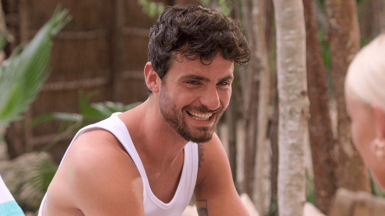 Justin in Perfect Match on Netflix