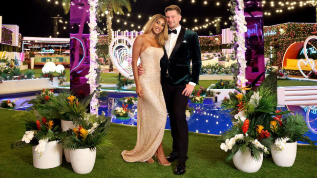 Taylor Smith and Bergie Bergersen from Love Island USA season 5
