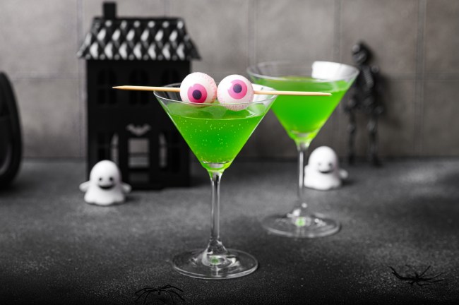 Green Halloween cocktail