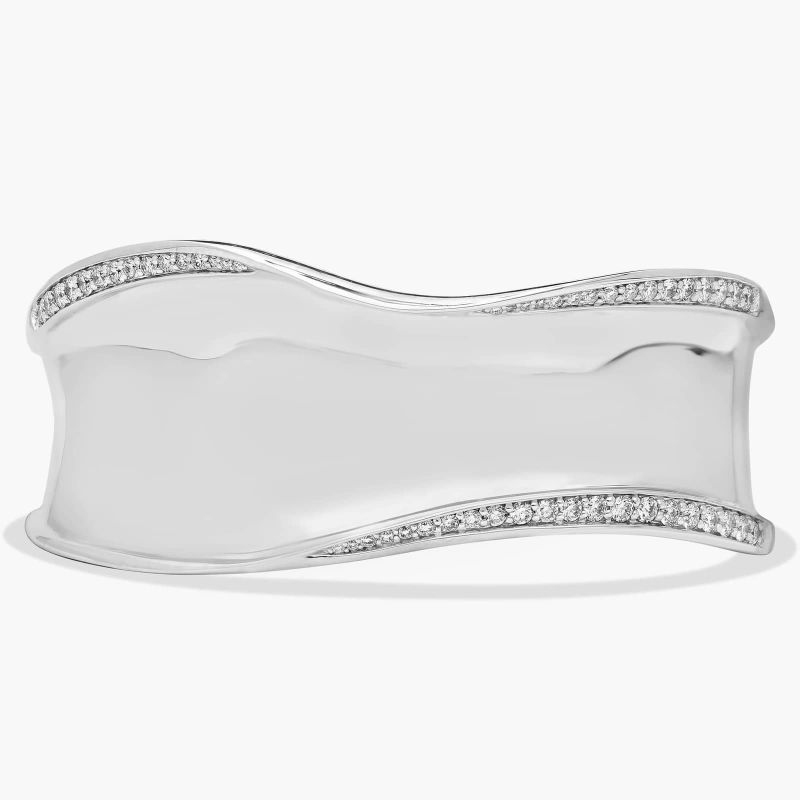 Bracelet Trends 2025: Statement Cuffs, Classic Bangles, & More