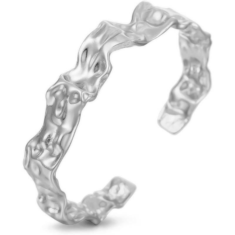 Bracelet Trends 2025: Statement Cuffs, Classic Bangles, & More