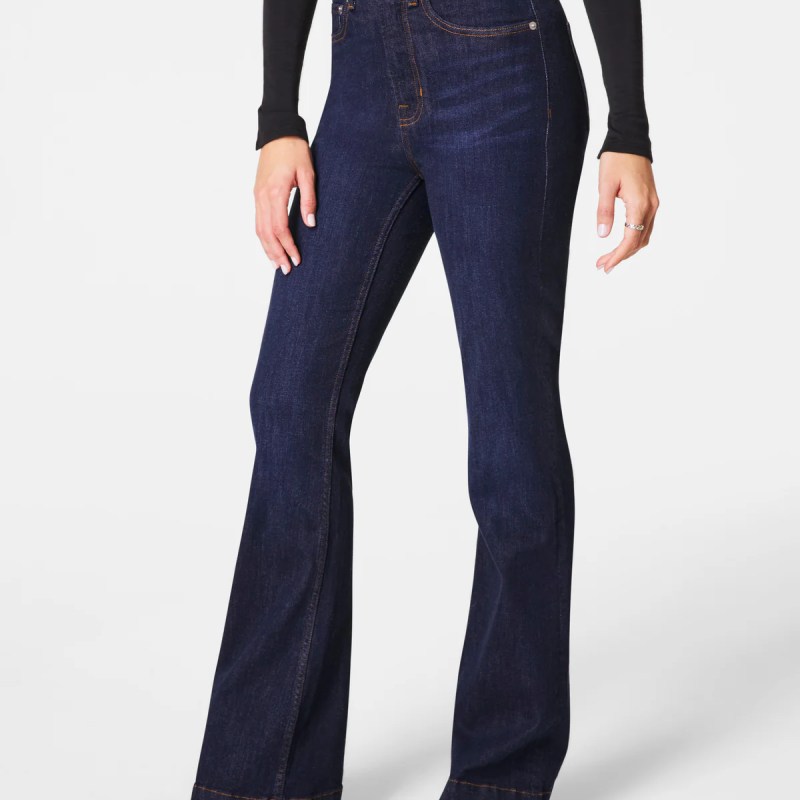 The Best Butt-Lifting Jeans According to Stylists in 2025