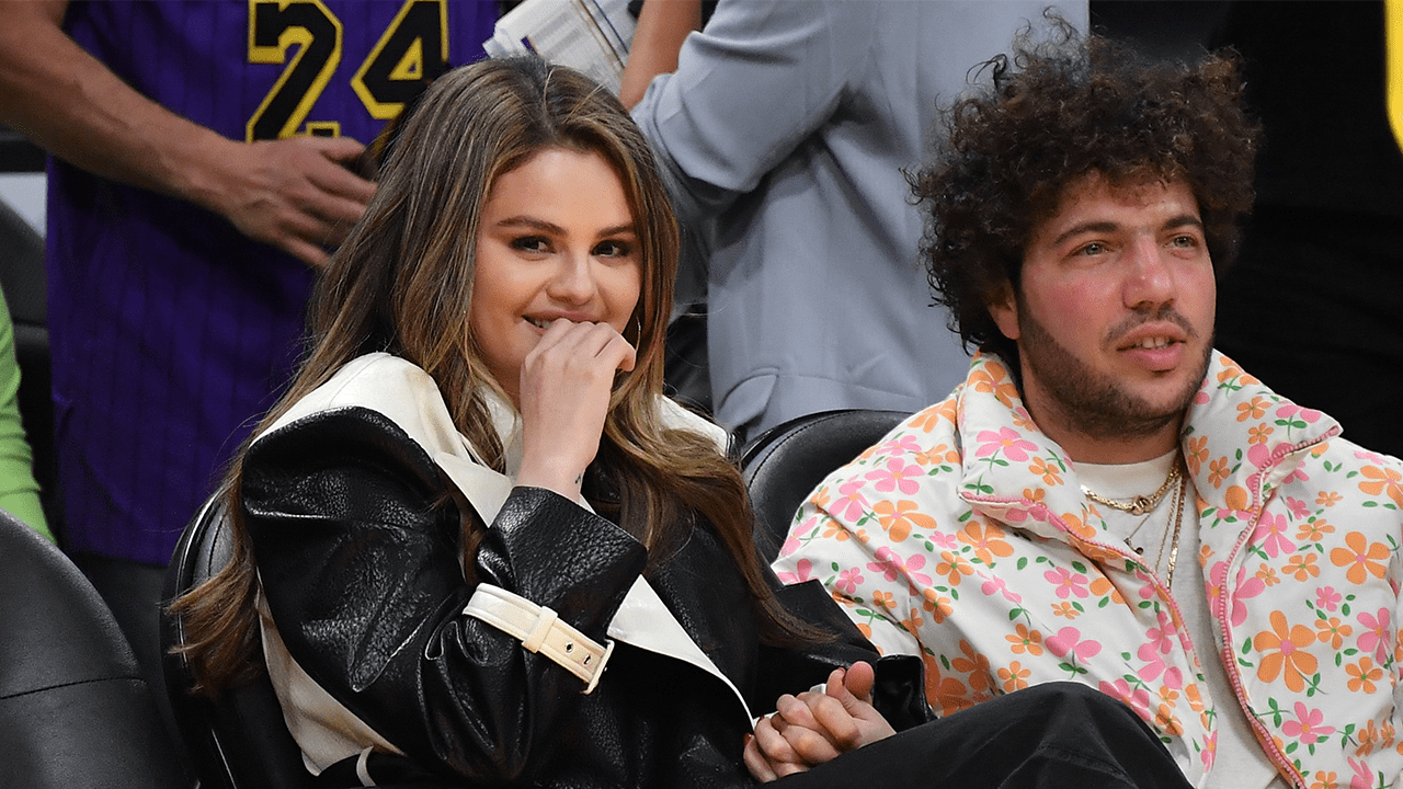 LOS ANGELES, CALIFORNIA - JANUARY 03: Selena Gomez and Benny Blanco attend a basketball game between the Los Angeles Lakers and the Miami Heat at Crypto.com Arena on January 03, 2024 in Los Angeles, California. NOTE TO USER: User expressly acknowledges and agrees that, by downloading and or using this photograph, User is consenting to the terms and conditions of the Getty Images License Agreement.