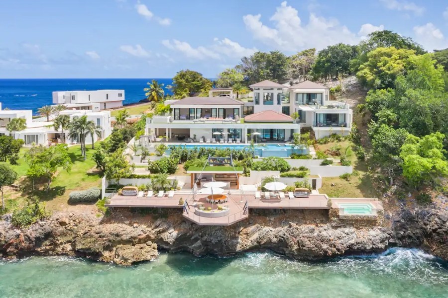 10 Best Airbnb Luxury Rentals to Book in 2025