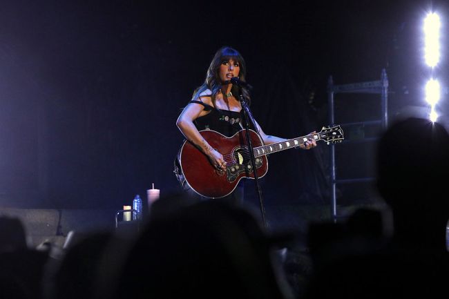 TORONTO, ONTARIO - APRIL 04: Ella Langley performs at Coca-Cola Coliseum on April 04, 2025 in Toronto, Ontario.