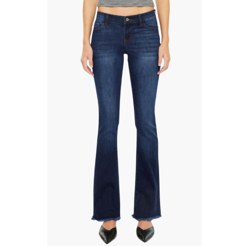 Top 2026 Jeans Trends According to Stylists