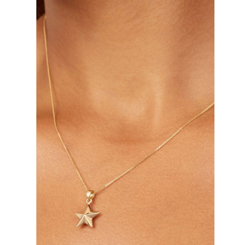 How to Layer Necklaces According to a Stylist