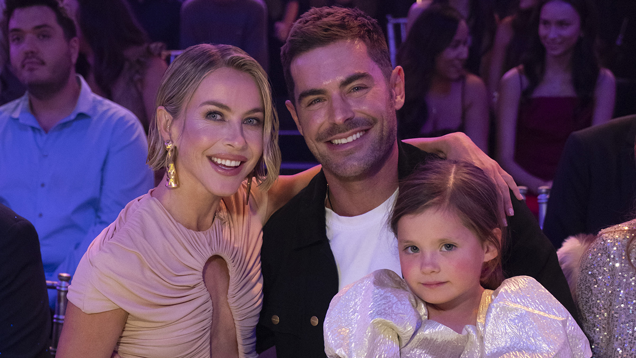 DANCING WITH THE STARS - "Prince Night (Semi-Finals)" - The ballroom is turning purple this week as "Dancing with the Stars" pays tribute to one of music's most legendary icons, Prince. Packed with unforgettable performances, each couple will perform two dances to some of Prince's most iconic hits. TUESDAY, NOV. 18 (8:00-10:01 p.m. EST) on ABC.