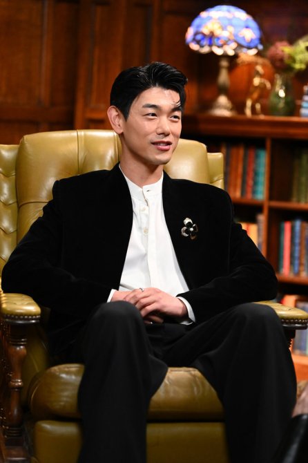 THE TRAITORS -- "Let the Cards Fall as they Will" Episode 401 -- Pictured: Eric Nam